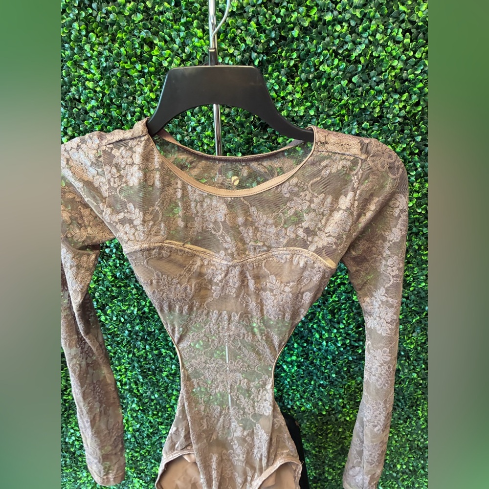 Elegant Lace Long Sleeve Top